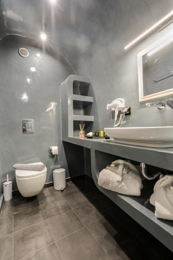Tiara Suites Santorini Fira  Eksteriør billede