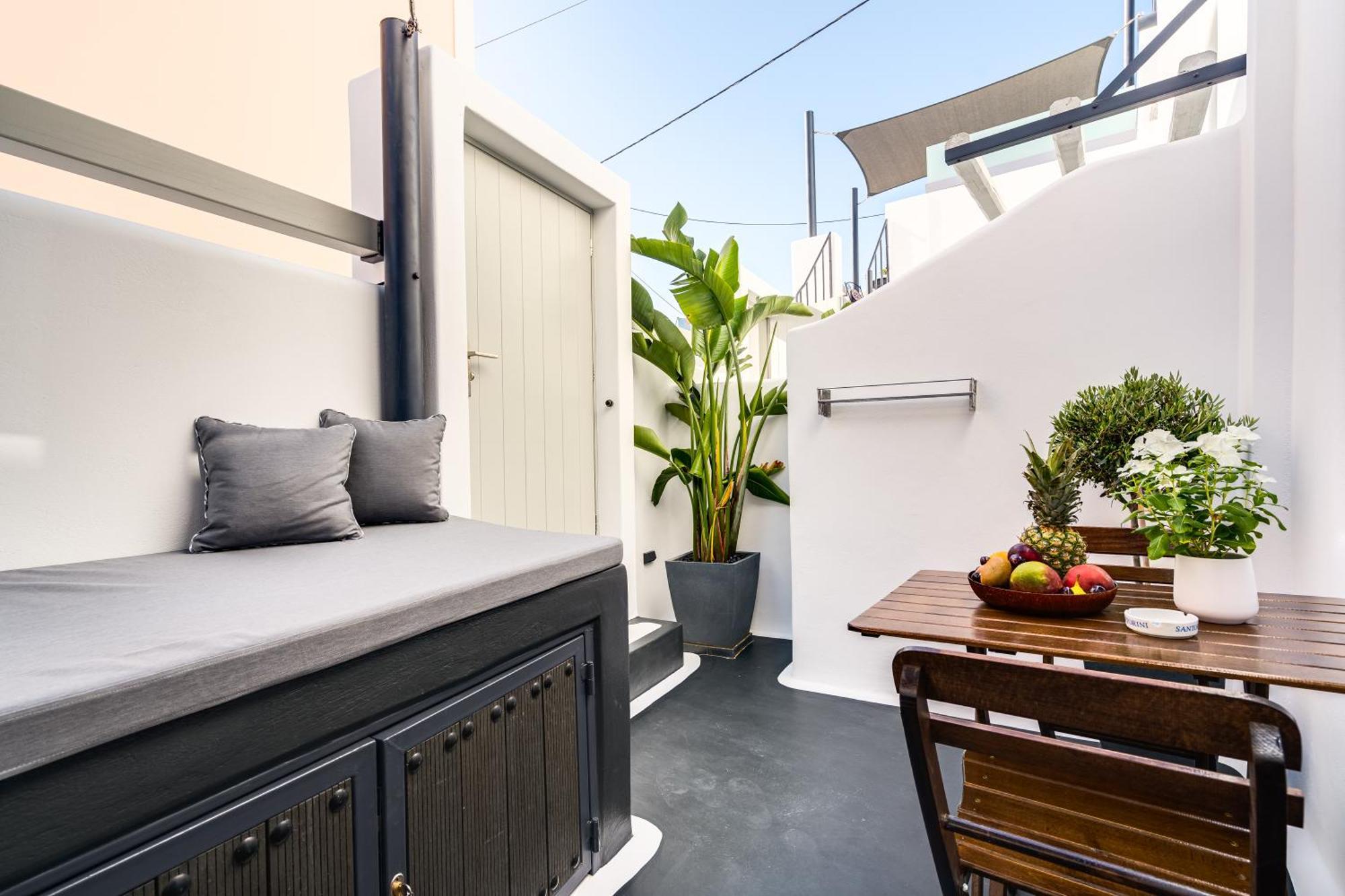 Tiara Suites Santorini Fira  Eksteriør billede