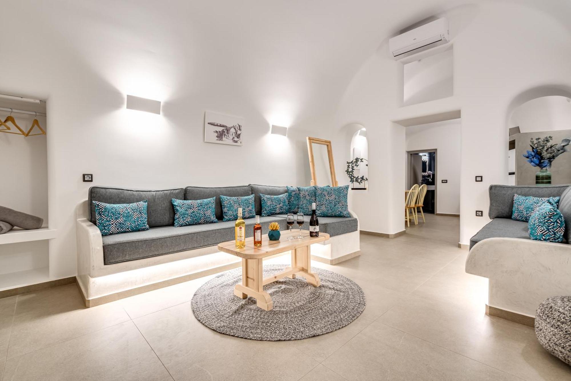 Tiara Suites Santorini Fira  Eksteriør billede