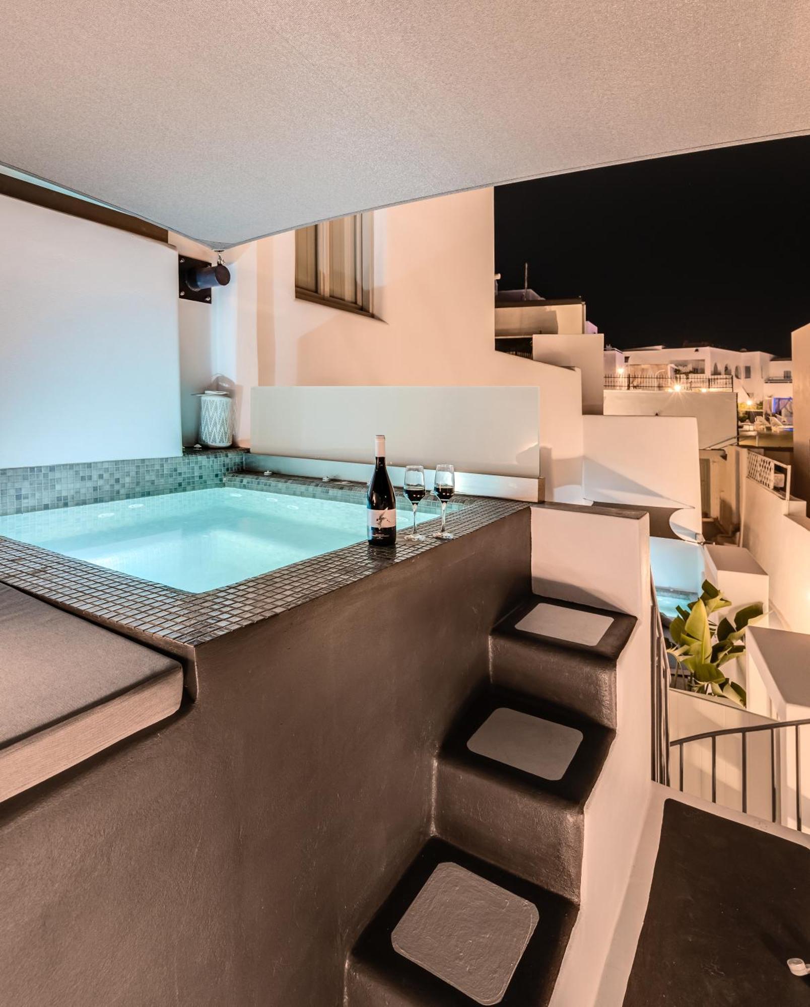 Tiara Suites Santorini Fira  Eksteriør billede